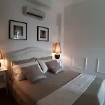 Hs4U Duomo View Art & Design Apartment Close To Central Train Station
