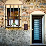 Pignone Apartment By Mmega
