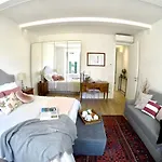 Nr8 - Santa Croce Apartment
