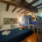 Wonderful Romantic Studio Ponte Vecchio Area