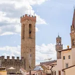 Tornaquinci Palace