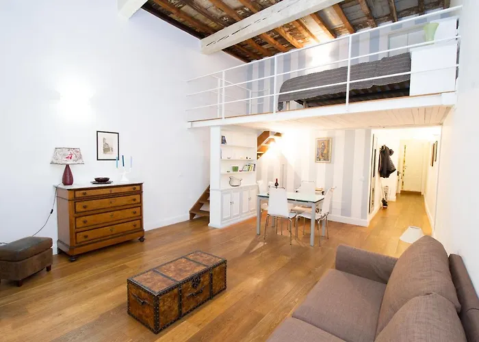 Charming Santa Croce Loft