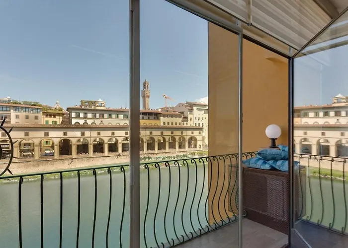 Apartments Florence - Ponte Vecchio Balcony