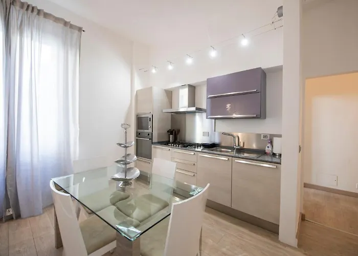 Mamo Florence - Amalia Piazza Signoria Apartment