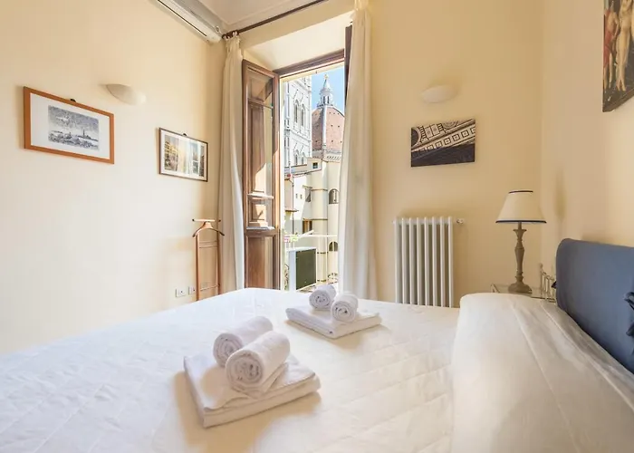 Charming 2Bed Apartment Overlooking Duomo - Hosted By Sweetstay