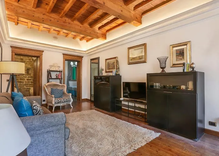 Pontevecchio Stylish Apartment In Florence