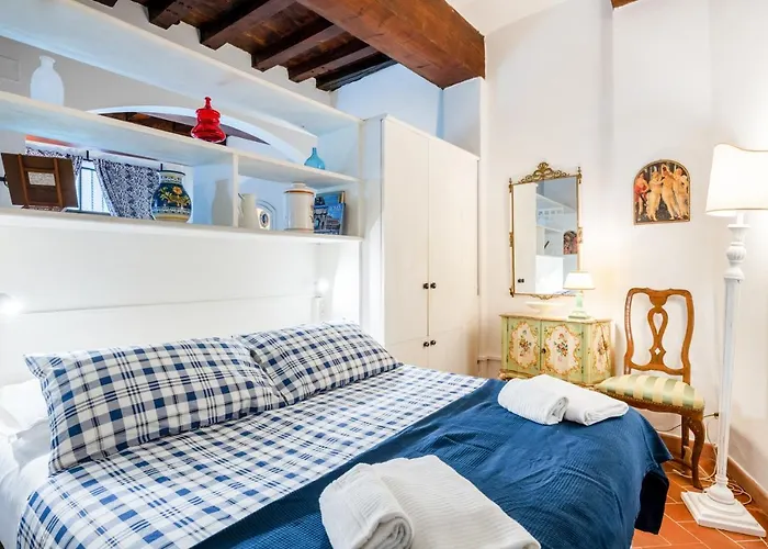 Magnoli & Ponte Vecchio Apartment