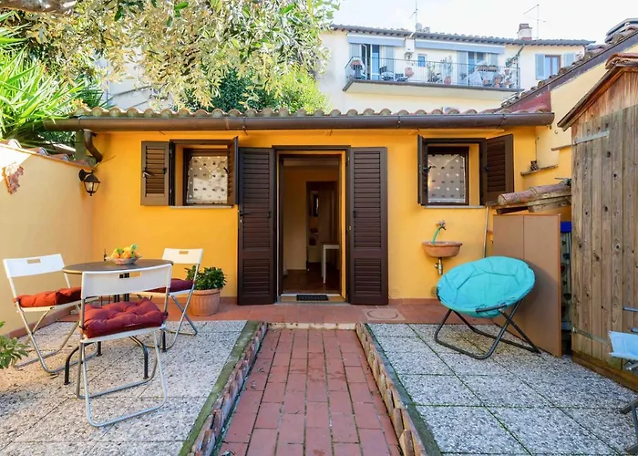 San Frediano Cozy Studio With Private Patio