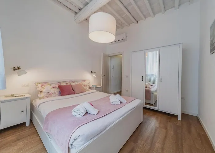 32 Nero - Florence Apartment San Niccolo