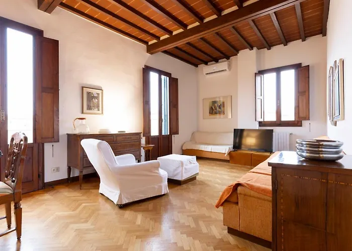 Palazzo Cecchi Luxury Apartment