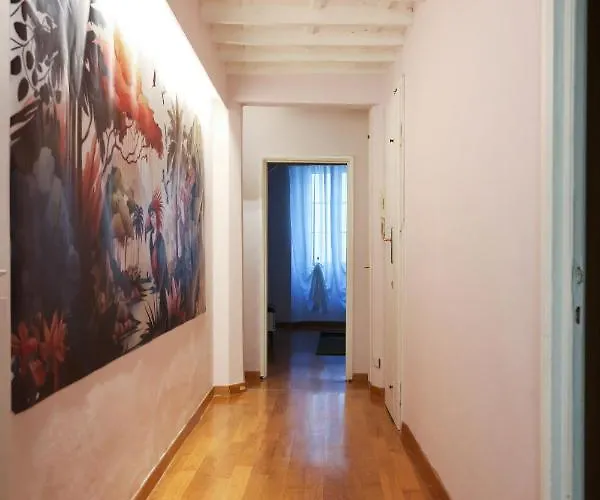 Uffizi Flower Apartment