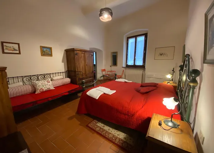 Typical Florentine Apartment In Oltrarno 10 Min Walking From Ponte Vecchio
