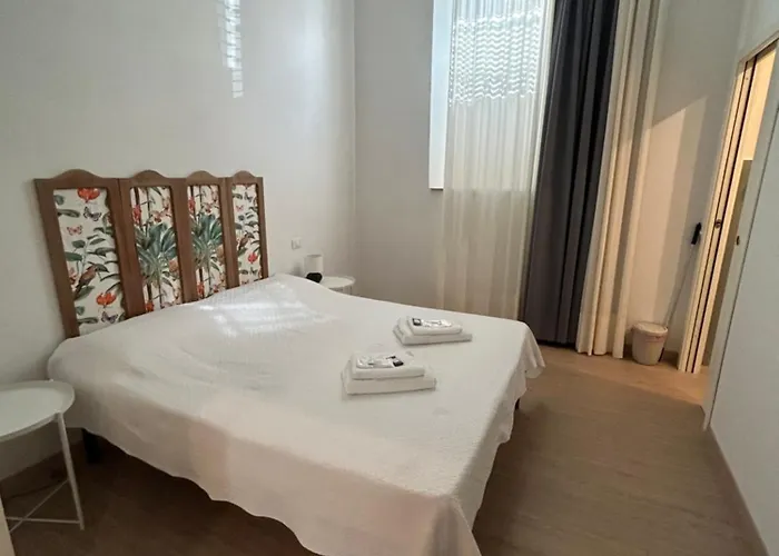 Ensuite Florence Room
