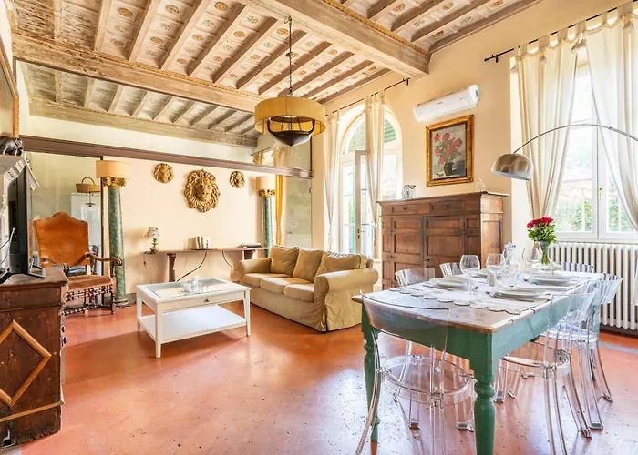 Alberto House