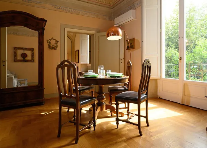 Santa Maria Novella Deluxe Apartment
