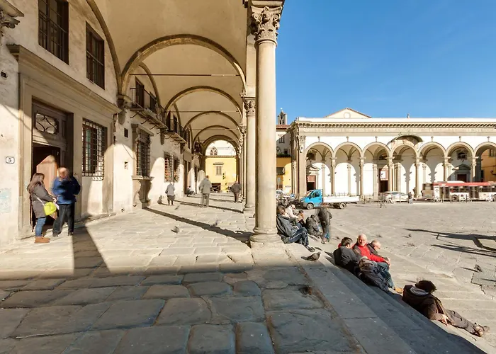 Accademia Frescoes Apartment
