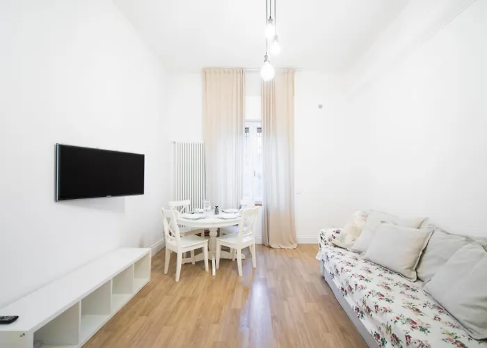 Florentine Nest In Piagentina