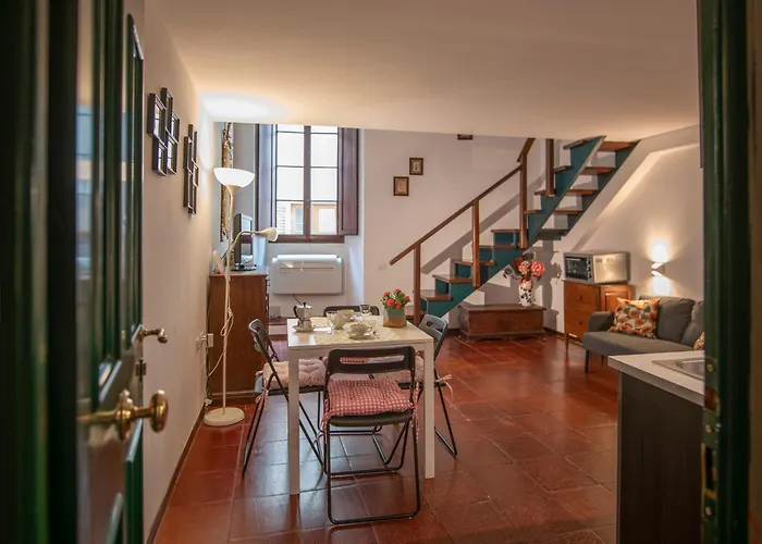 Mamo Florence - Borgo San Jacopo Apartment