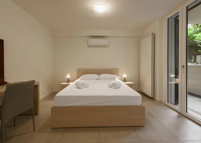 Flora - Brand New Apartment Near Historic Center