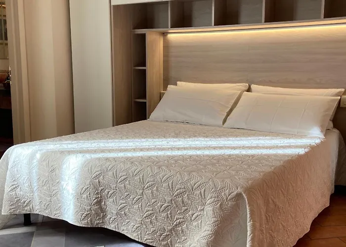 Indipendent Studio Apartment With Terrace - Parking