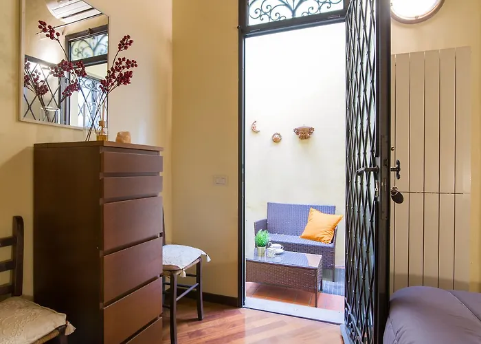 Florence Ariento Romantic Apartment
