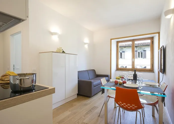 Alinari Apartment