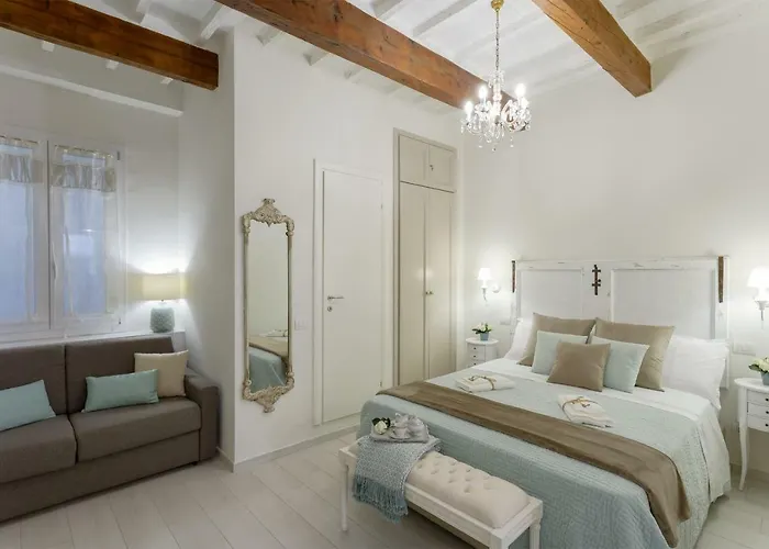Accademia Gallery Charming Suite