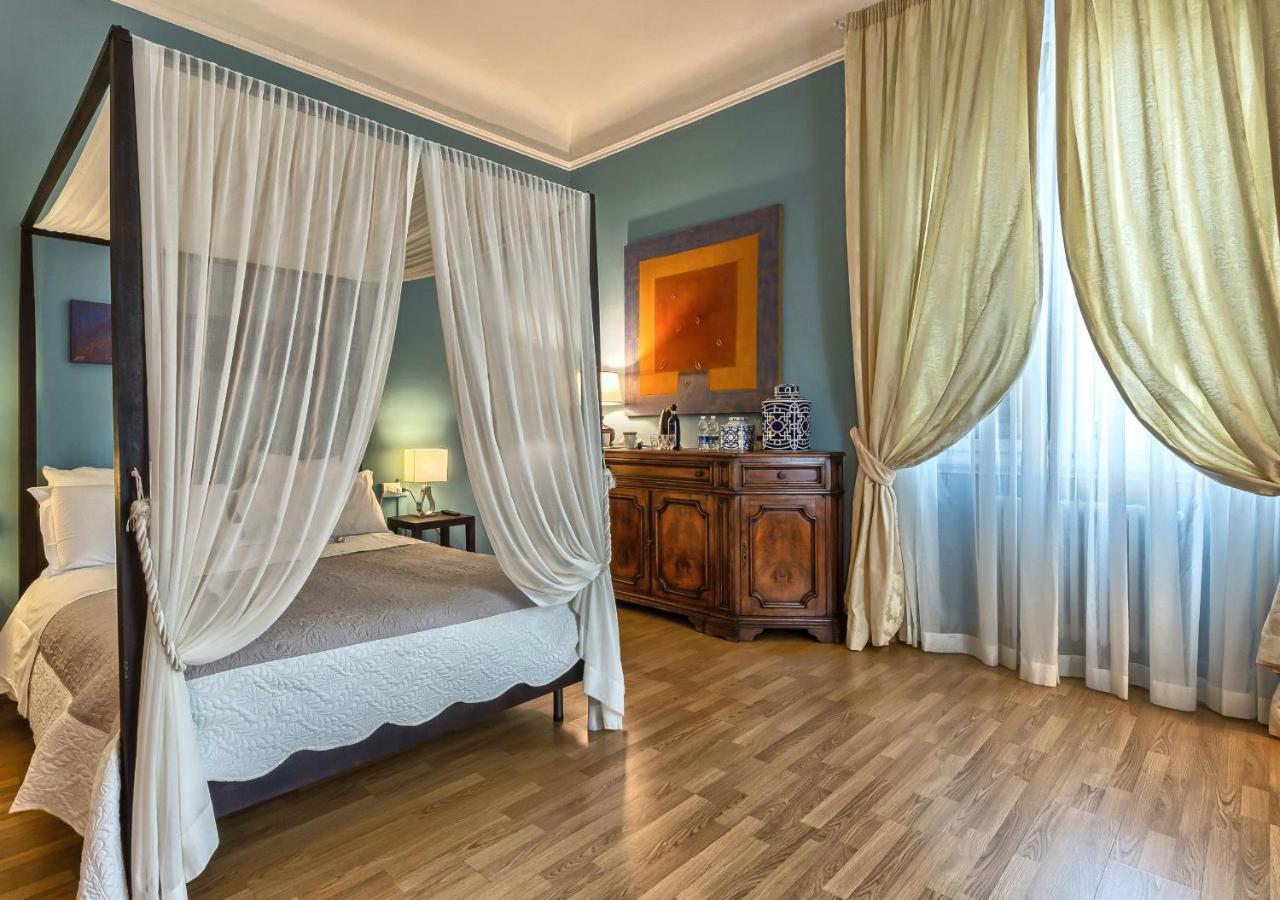Opera Boutique 3*