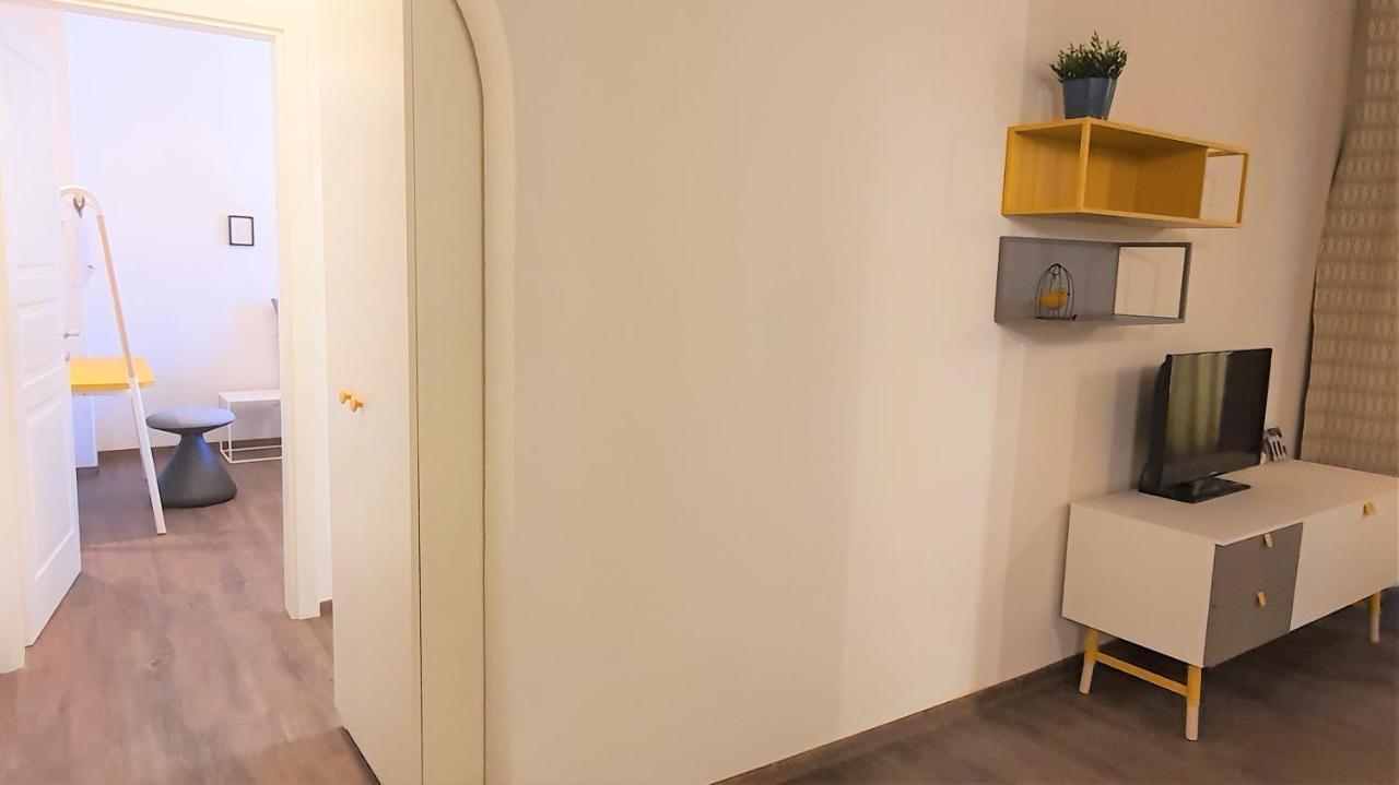 Appartement Elegant Yellow In San Gallo Florence
