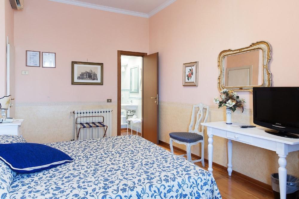 Andrea Hotel 3*