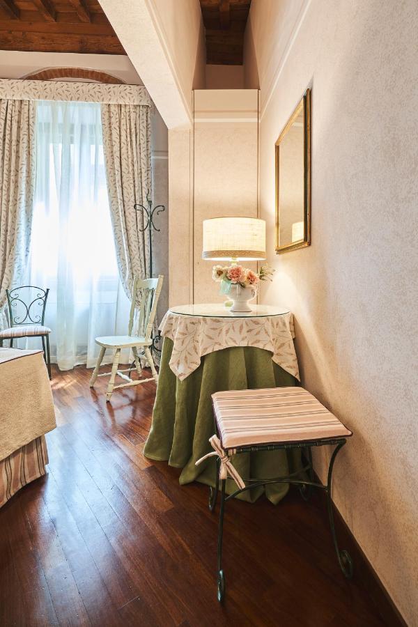 Guest house Locanda De' Ciompi 3*