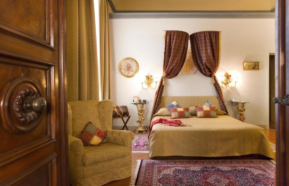 Palazzo Magnani Feroni, - Residenza D'epoca 3* Florence