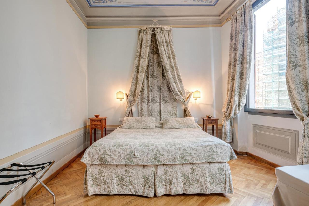 Pietre Dure Apartment Florence