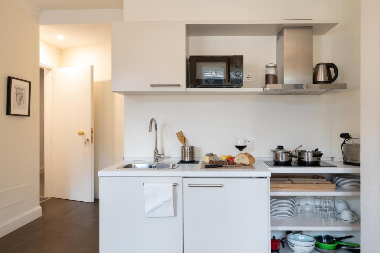 Novella Goldoni Suite-by Concierge Apartment