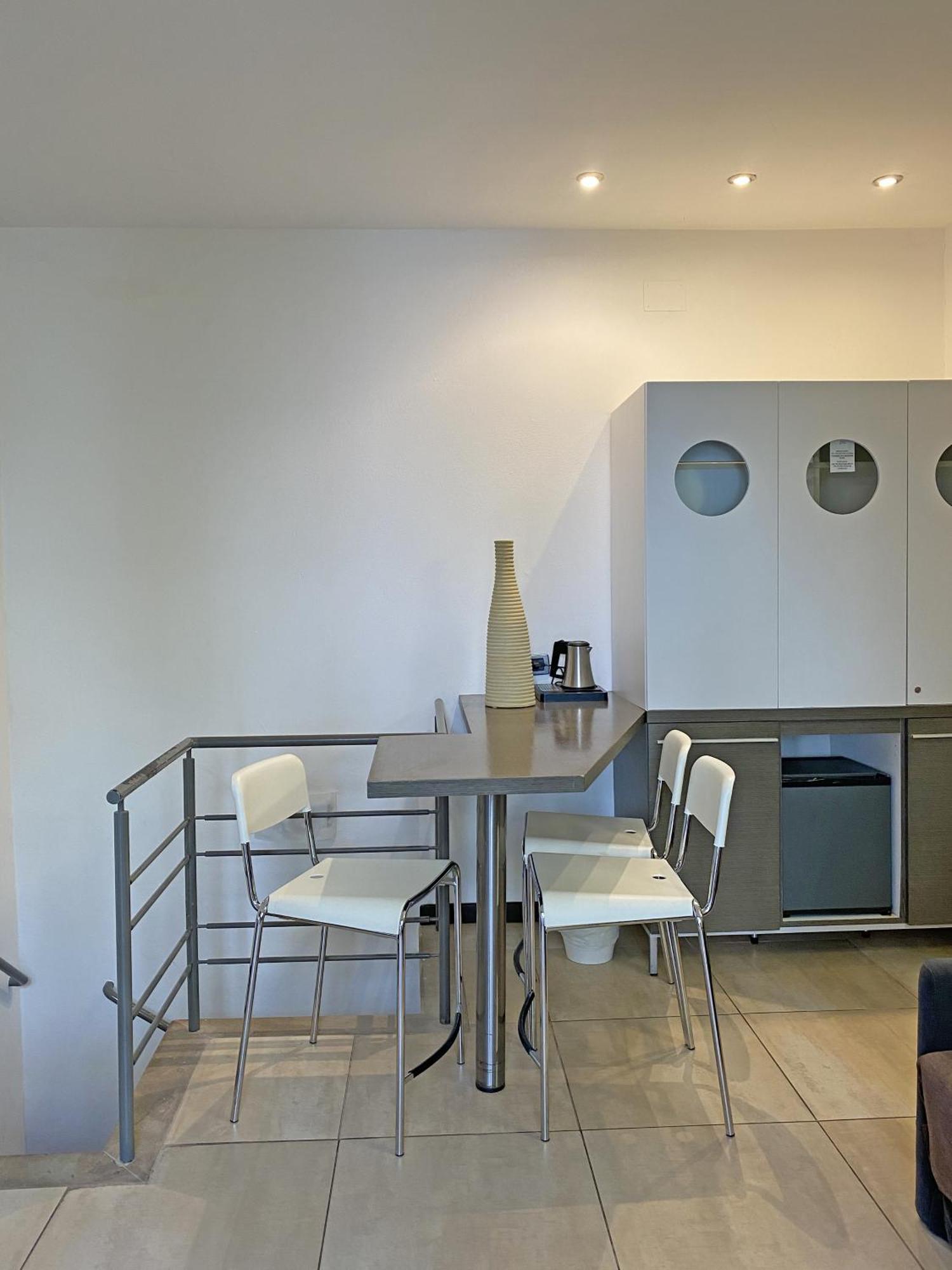 Ih Select Hotel 3*