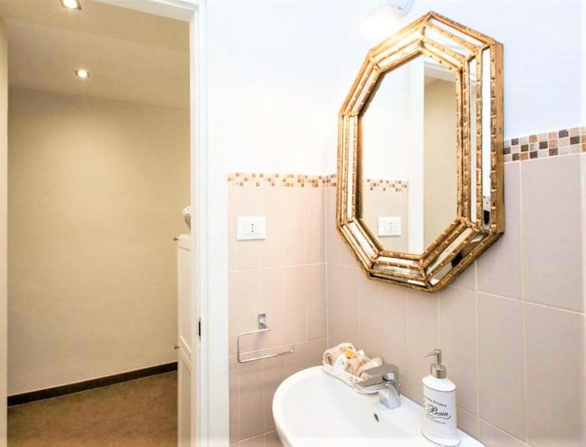 Apartamento Charming Cavour Heart Of
