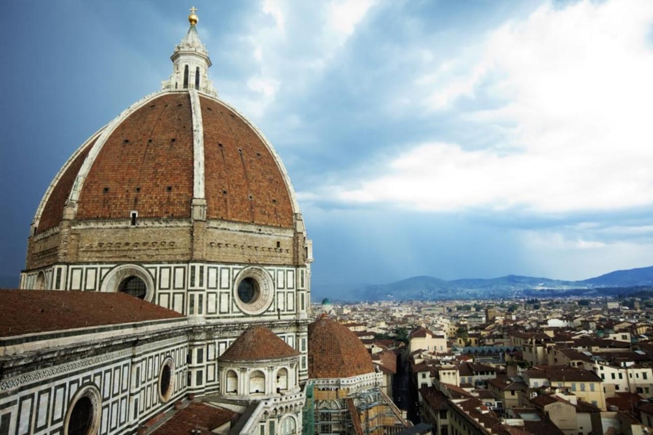 Romantico Attichino Con Terrazzo Vista Duomo !! *
