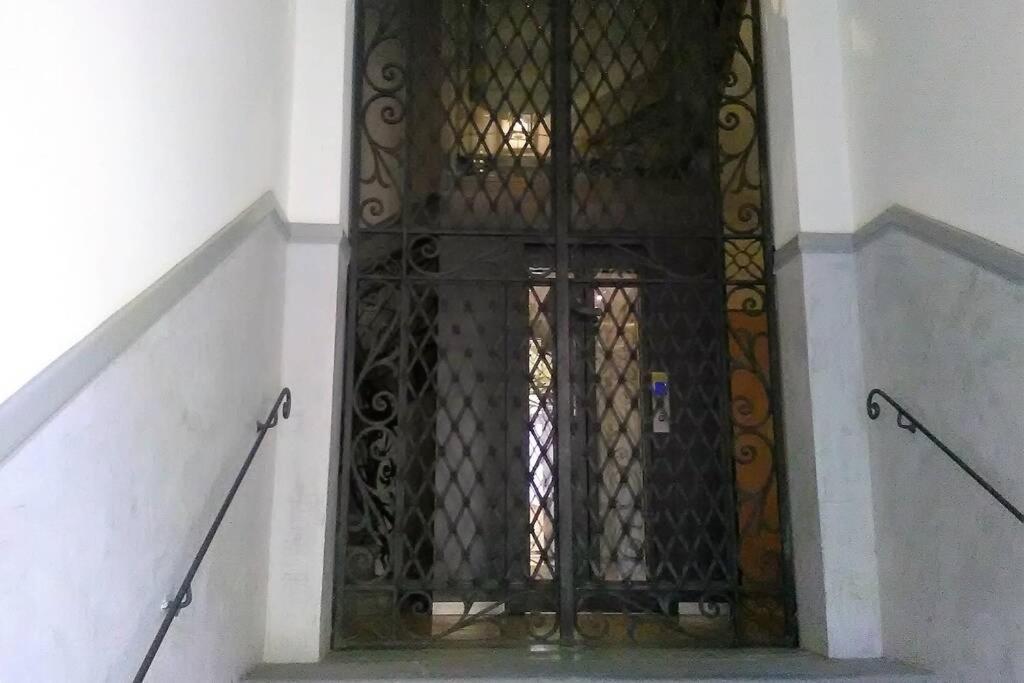 Charming Family With Private Garage Appartement *