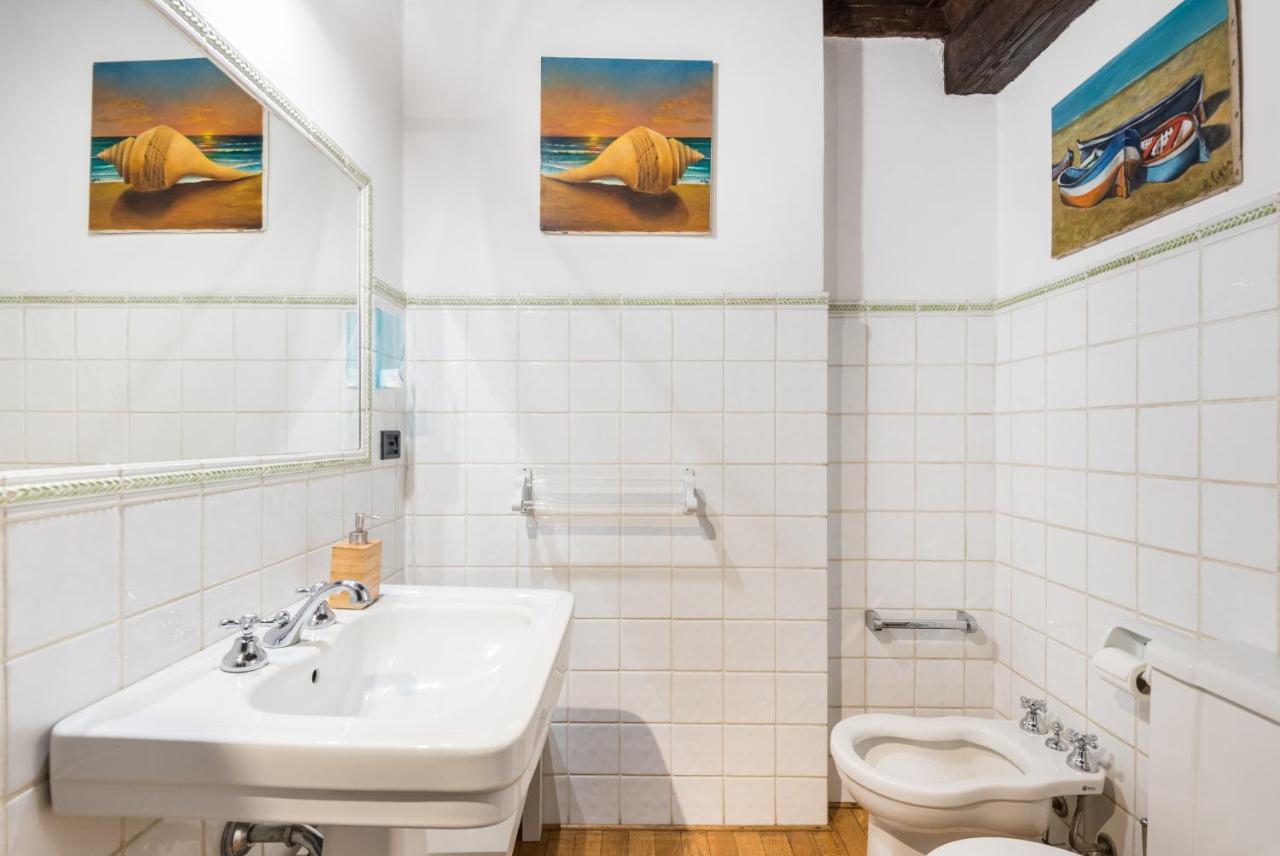 Refined Flat With Private Loggia In San Frediano Appartement