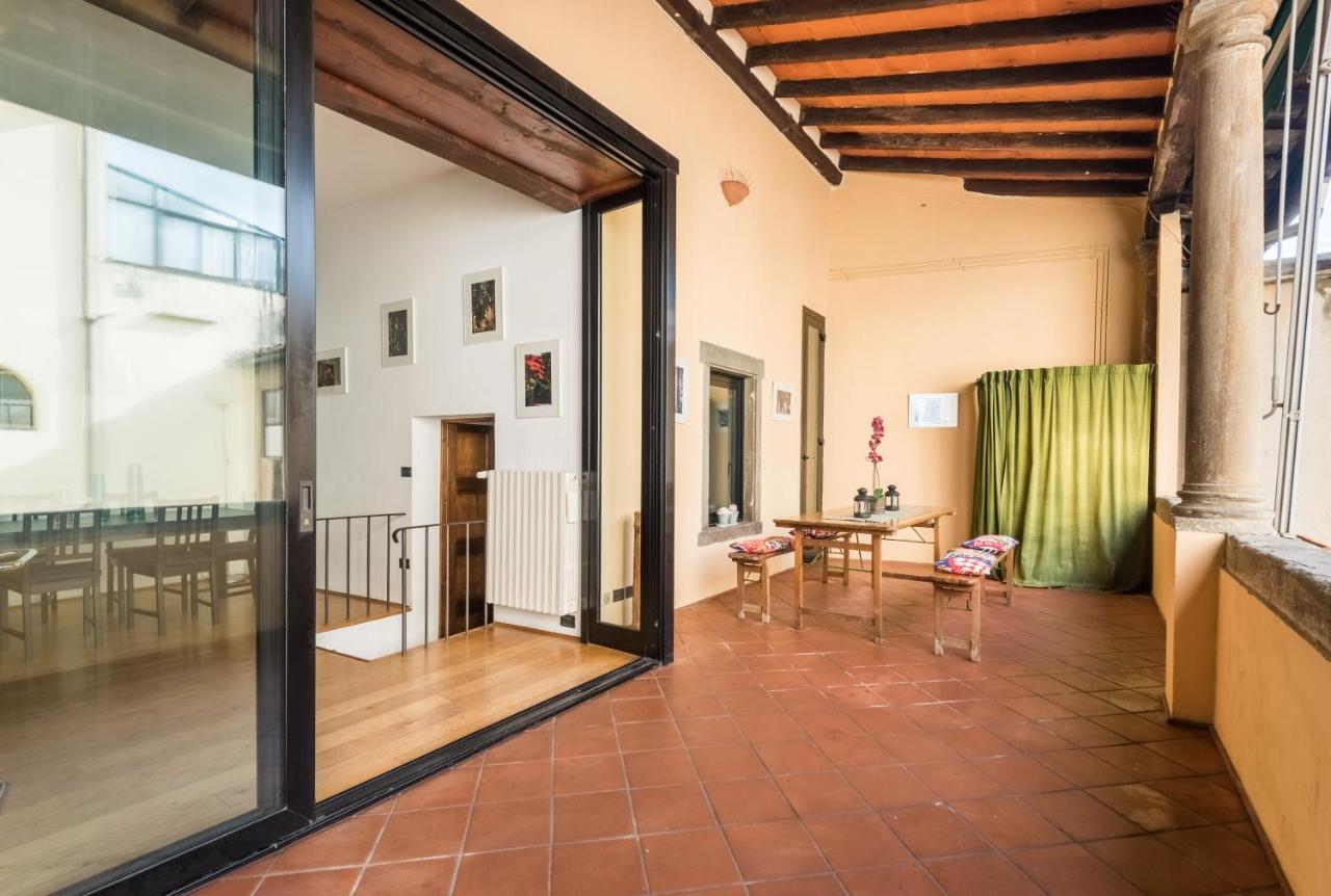 Refined Flat With Private Loggia In San Frediano Florenz