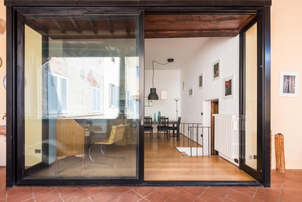 Refined Flat With Private Loggia In San Frediano Apartment Florenz