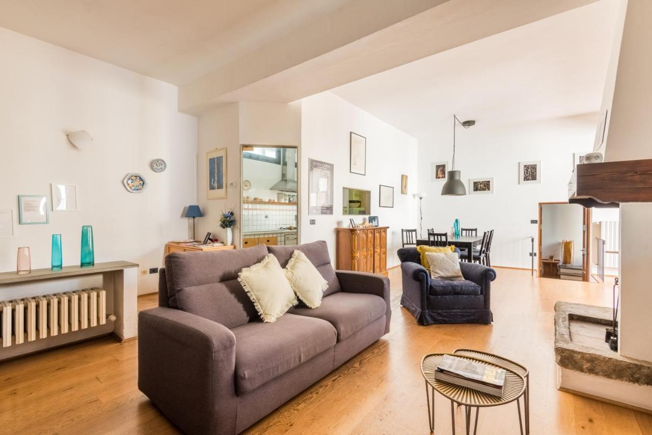 Refined Flat With Private Loggia In San Frediano Apartment *