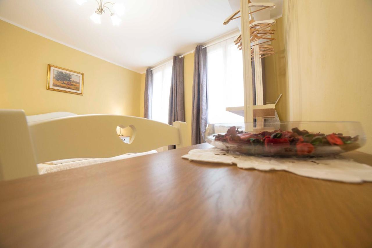 Valia Pitti 3 *