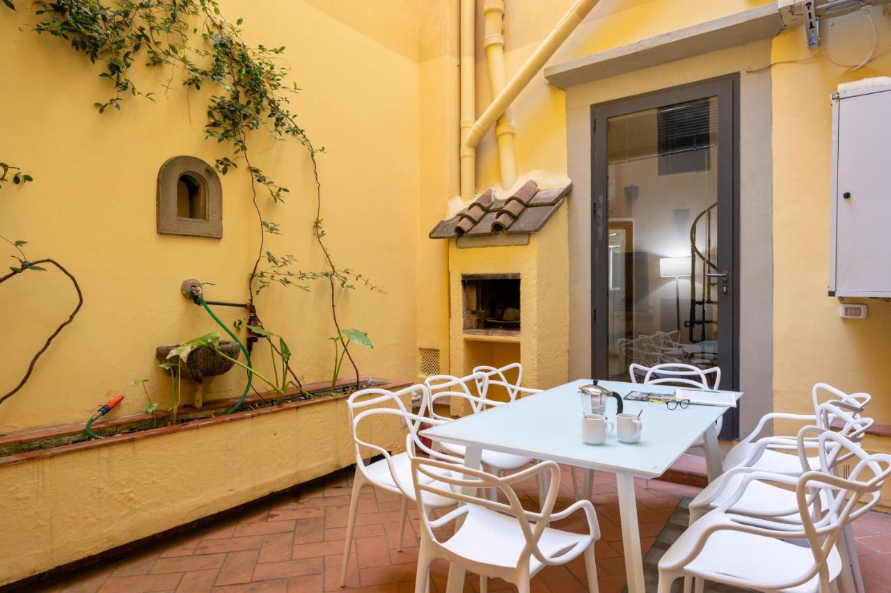 Palazzo Pitti With Terrace