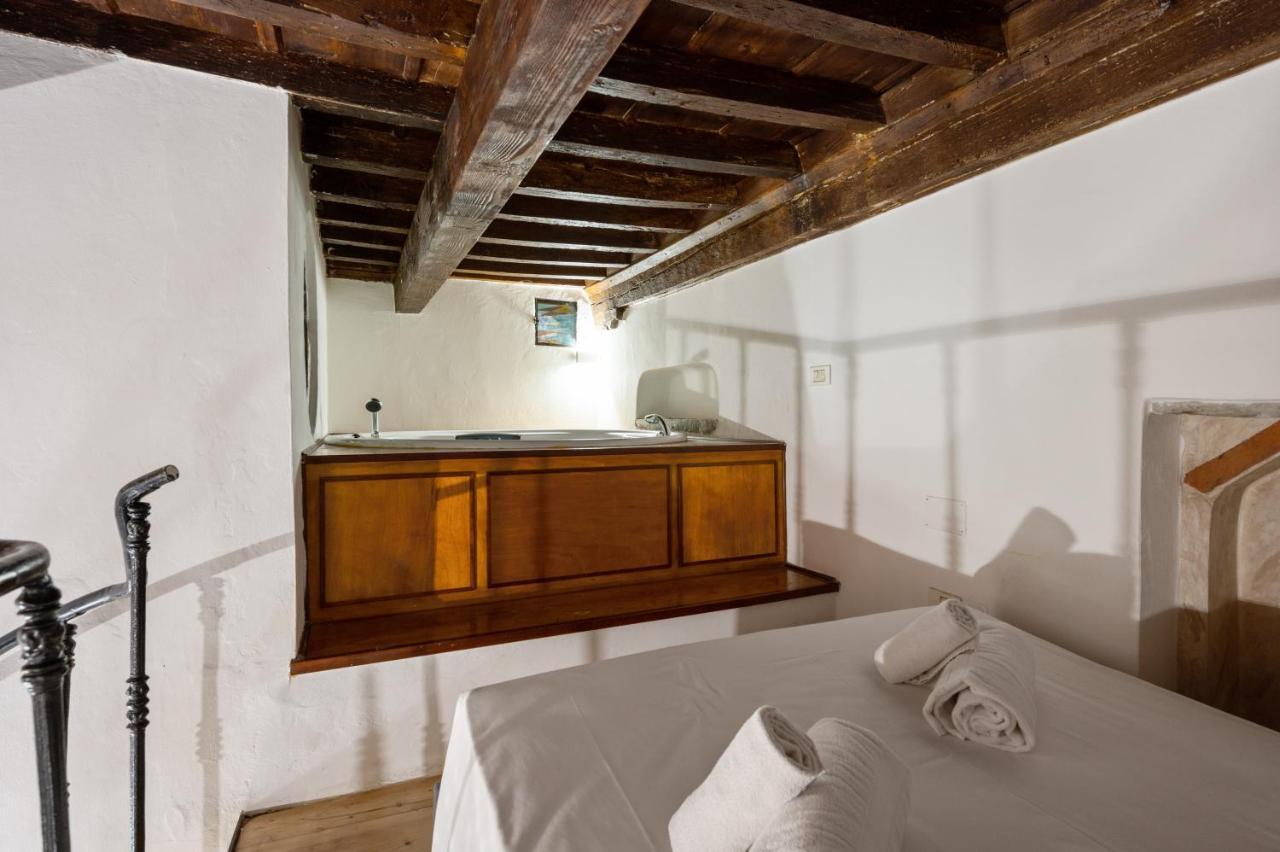 Palazzo Pitti With Terrace Apartment *