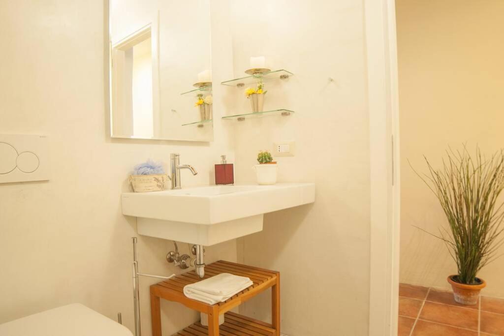 Cozy Macci Flat 4 People Near Santa Croce Square Apartment *