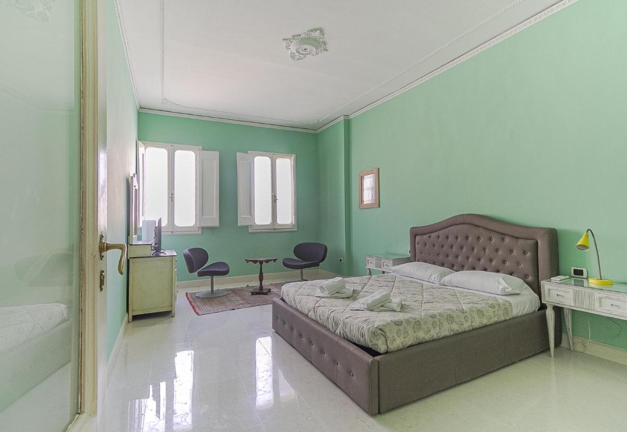 Apartment Spacious Three Bedroom On The Arno Florence