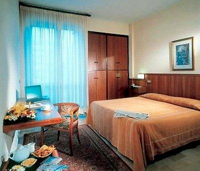 Auto Park Hotel