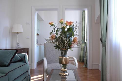 Serristori Palace 2*