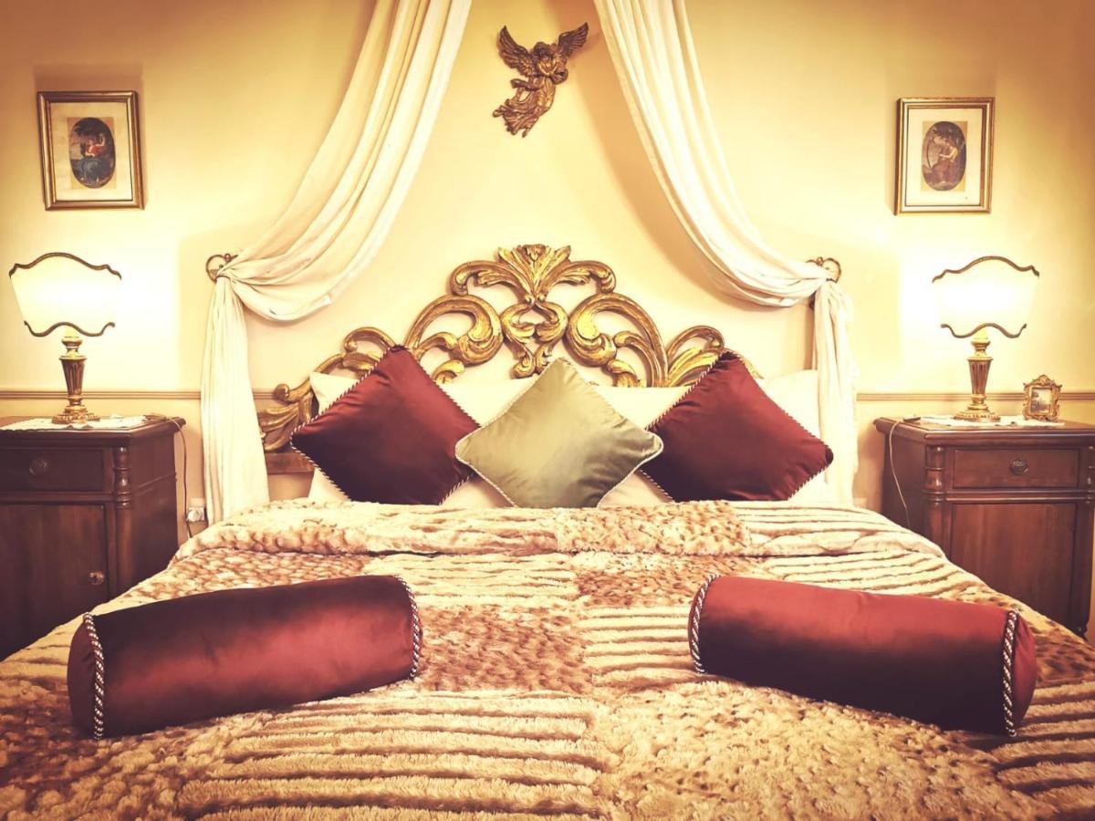 Classic Style In Center Appartamento *